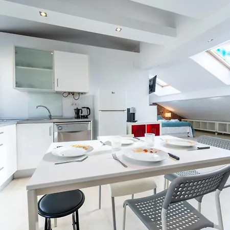 Apartment Loft En Calle Emblematica By Urbanhosting
